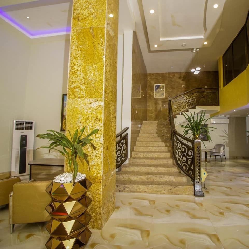 Perfecto La Villa Hotel And Suites Lagos Bagian luar foto