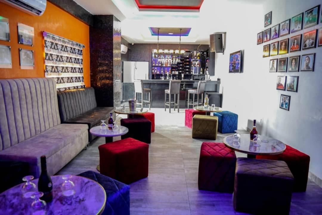 Perfecto La Villa Hotel And Suites Lagos Bagian luar foto