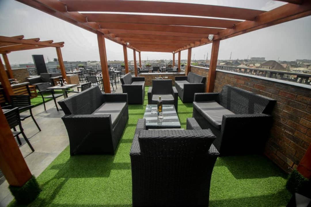 Perfecto La Villa Hotel And Suites Lagos Bagian luar foto