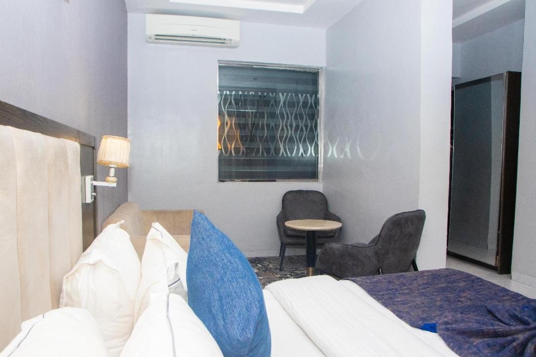 Perfecto La Villa Hotel And Suites Lagos Bagian luar foto