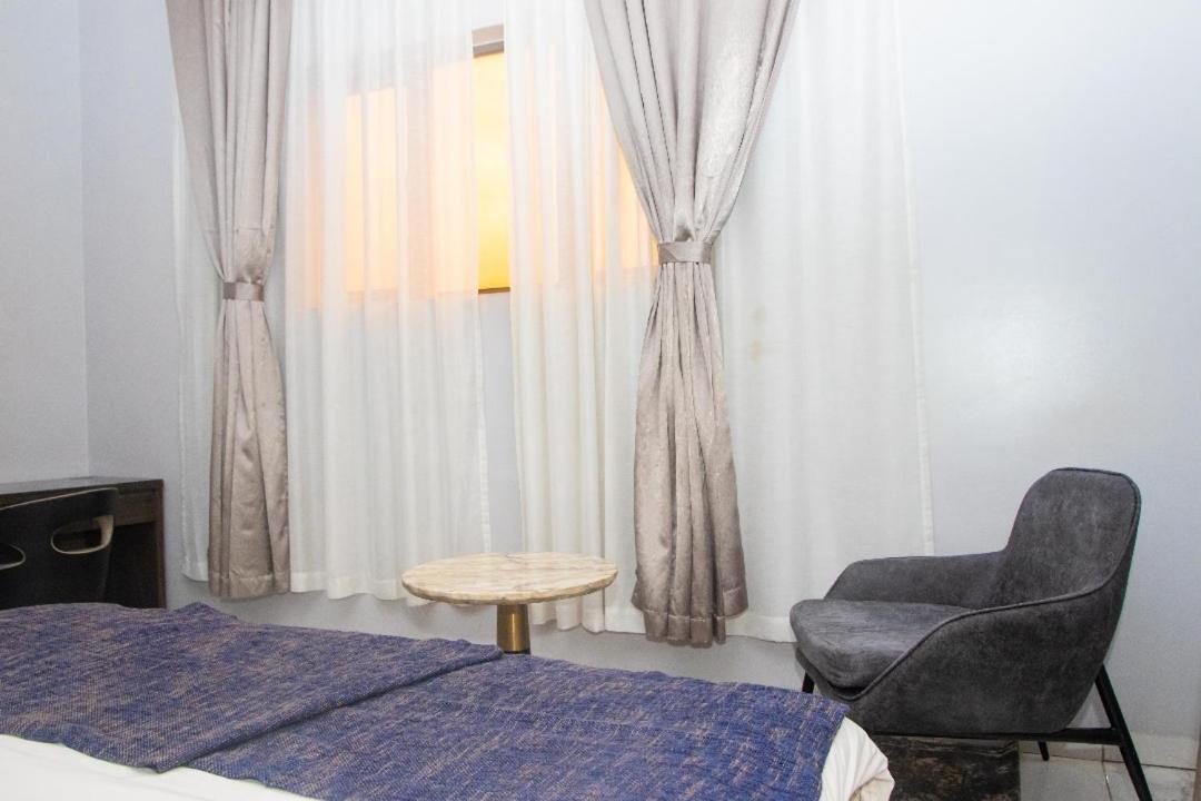 Perfecto La Villa Hotel And Suites Lagos Bagian luar foto