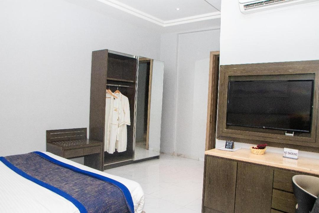 Perfecto La Villa Hotel And Suites Lagos Bagian luar foto