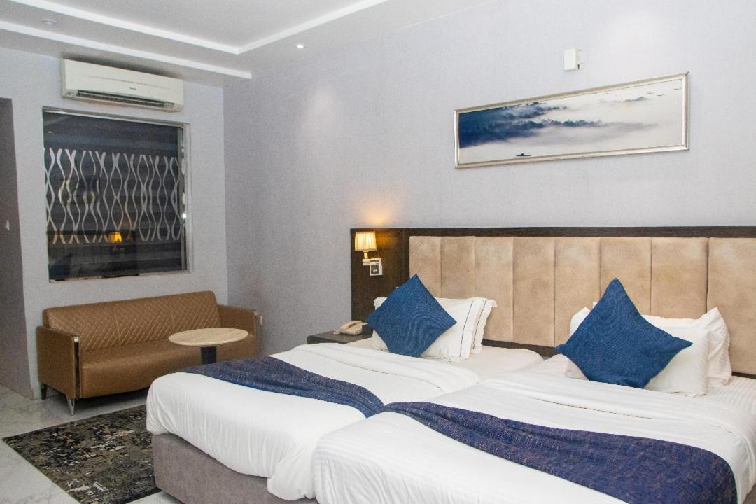 Perfecto La Villa Hotel And Suites Lagos Bagian luar foto