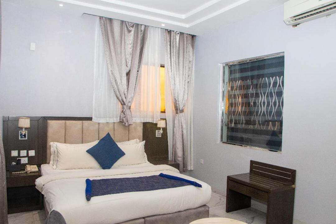Perfecto La Villa Hotel And Suites Lagos Bagian luar foto