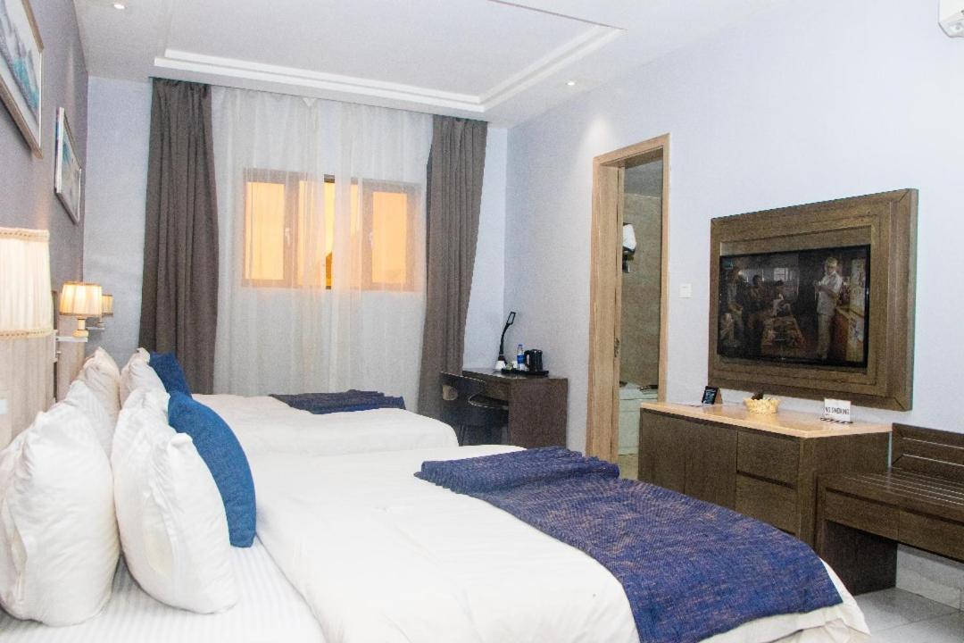Perfecto La Villa Hotel And Suites Lagos Bagian luar foto