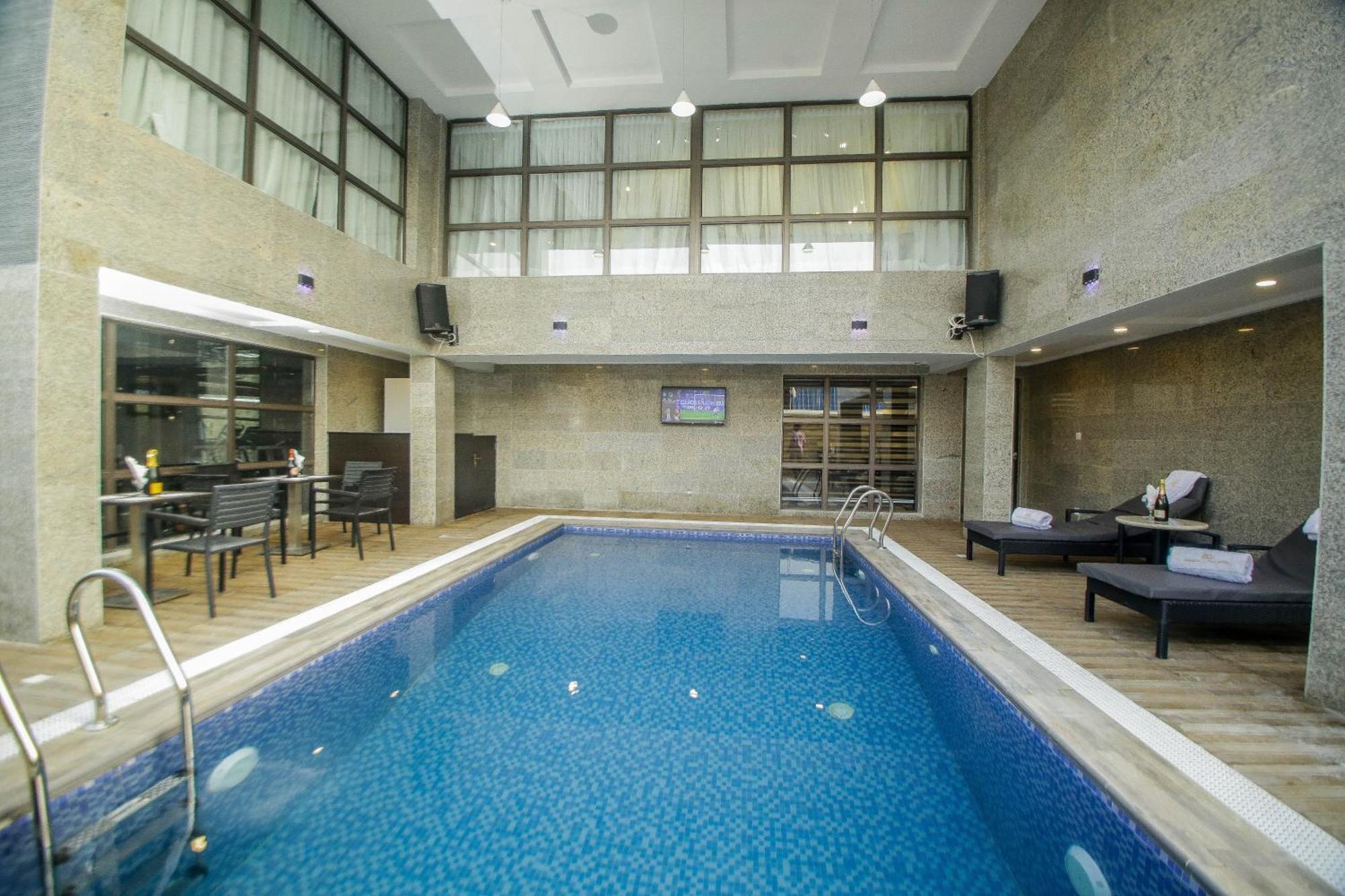 Perfecto La Villa Hotel And Suites Lagos Bagian luar foto
