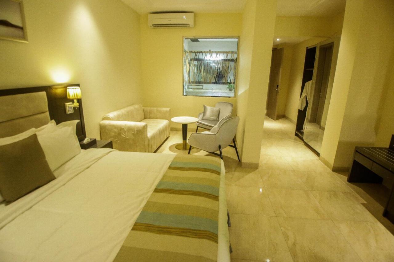 Perfecto La Villa Hotel And Suites Lagos Bagian luar foto