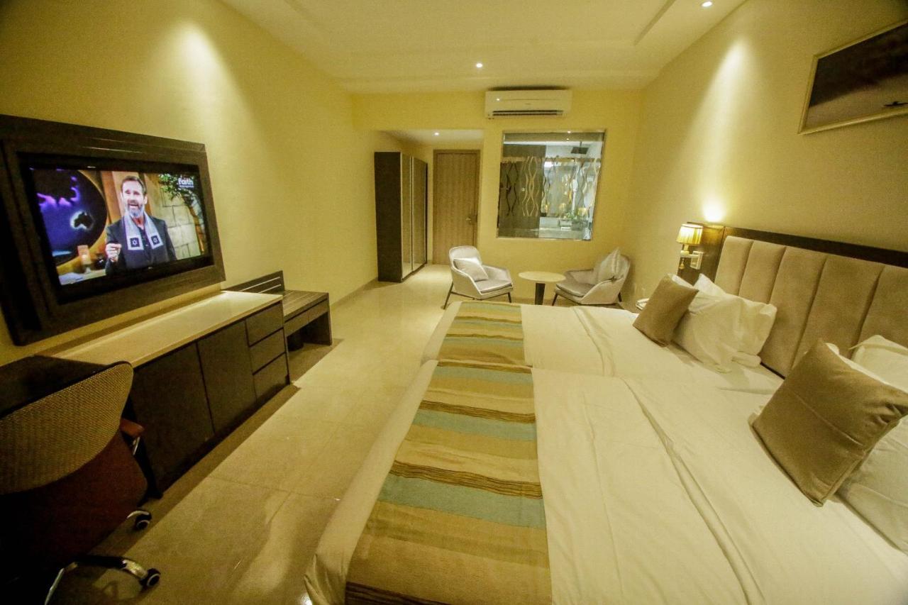 Perfecto La Villa Hotel And Suites Lagos Bagian luar foto