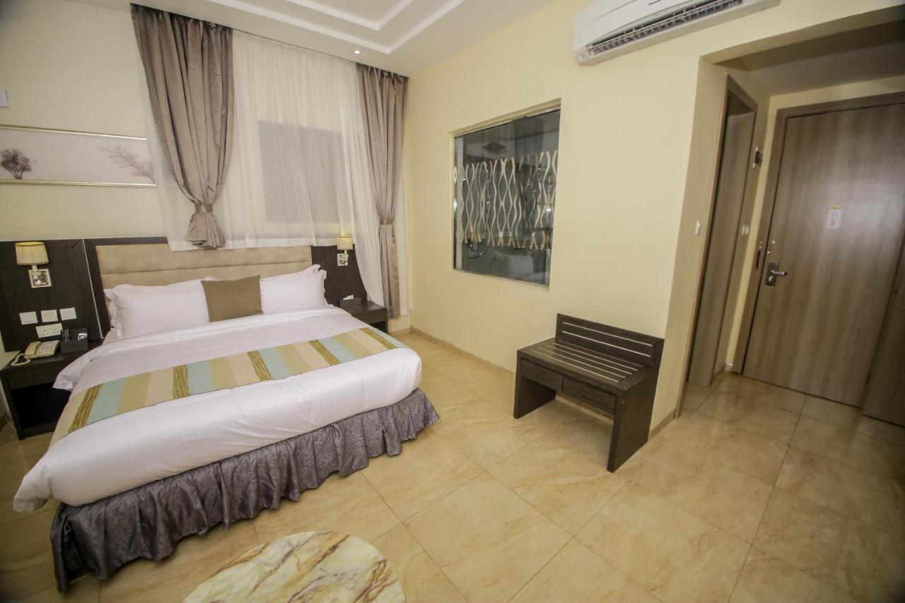 Perfecto La Villa Hotel And Suites Lagos Bagian luar foto