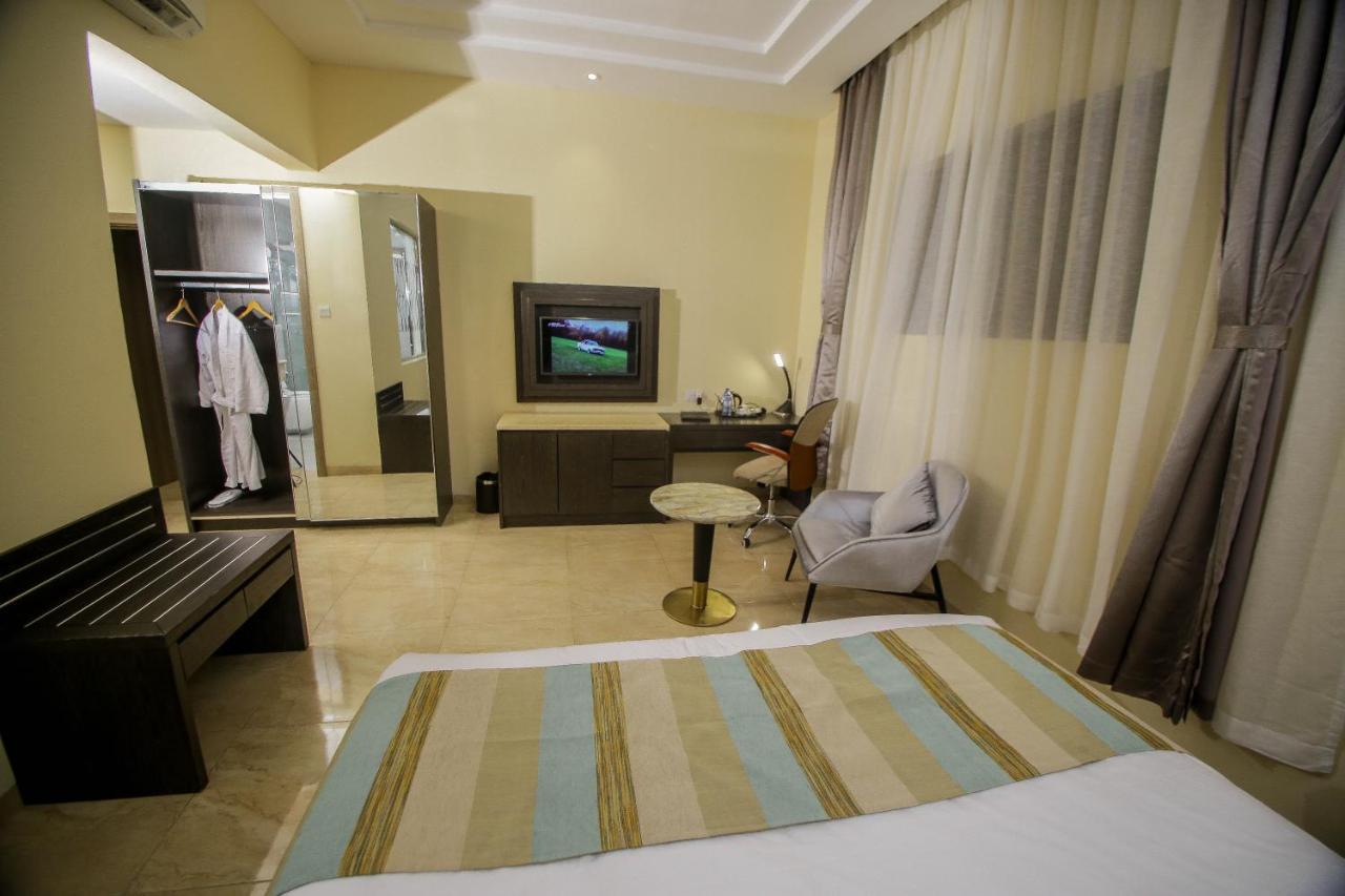 Perfecto La Villa Hotel And Suites Lagos Bagian luar foto