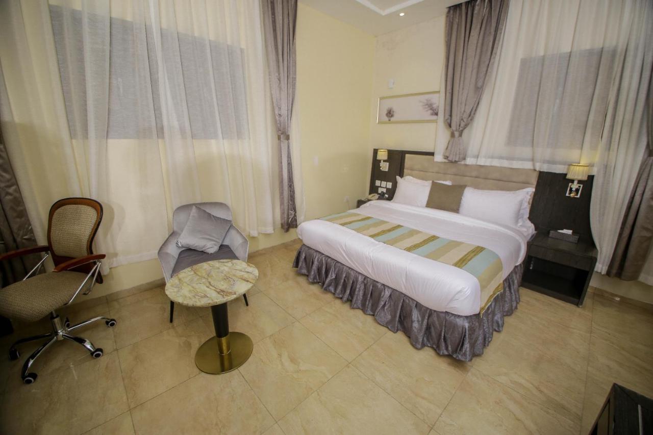 Perfecto La Villa Hotel And Suites Lagos Bagian luar foto